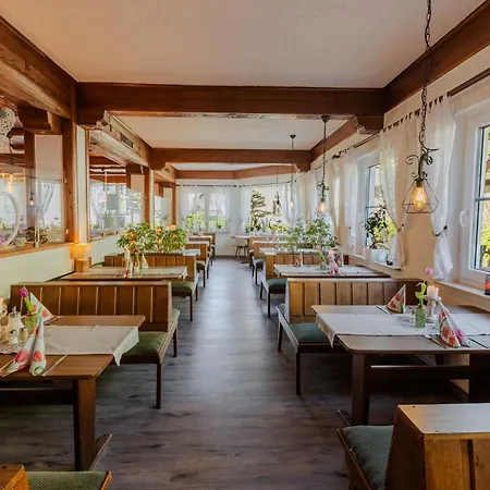 Estalagem Landgasthof Zur Linde Heimbuchenthal