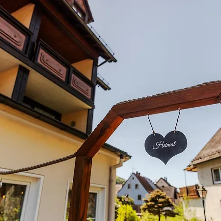 Landgasthof Zur Linde אורחן Heimbuchenthal