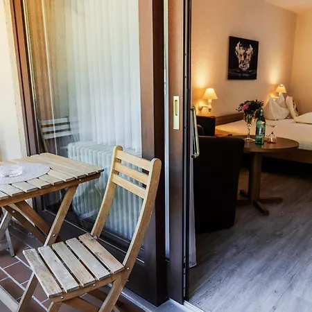 Han/Misafirhane Landgasthof Zur Linde Heimbuchenthal