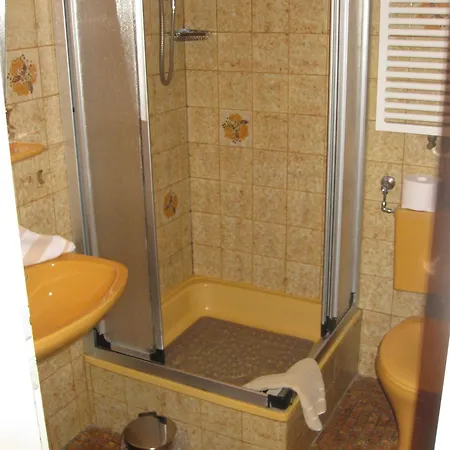 イン Landgasthof Zur Linde 3*